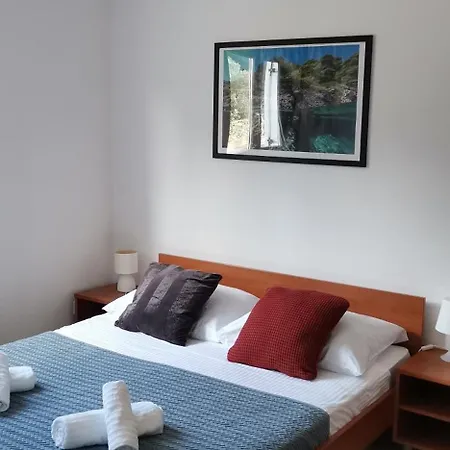 Rosana Apartment Necujam